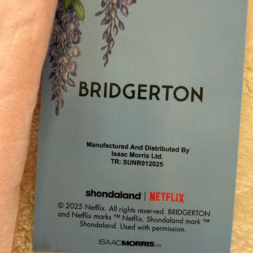 Bridgerton Women’s pink tshirt official Netflix merch - Picture 4 of 8